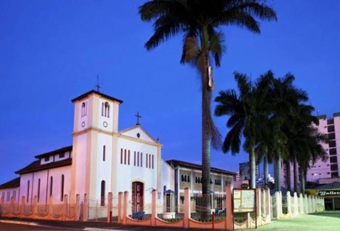 Hotel Golden Dolphin Com Cafe Da Manha! Piscinas 24H Caldas Novas Εξωτερικό φωτογραφία